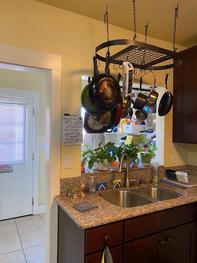 Private Large La Bedroom W Private Half-Bathroom - Ac - Wifi - Private Fridge Near Usc - Exposition Park - Usc Memorial Coliseum - Banc Of California Stadium - Downtown Los Angeles Dtla - University Of Southern California Usc! Ngoại thất bức ảnh